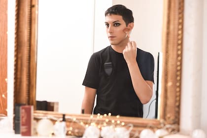 Cada vez más firmas lanzan labiales o delineadores genderless, entre otros productos, publicitados para un uso no atado a la idea de varón-mujer