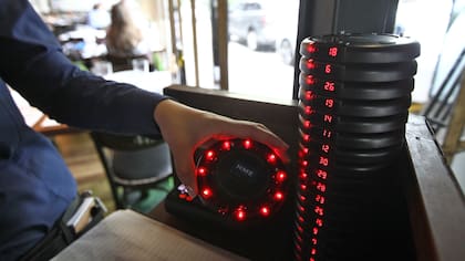 En el restaurante Dandy utilizan discos de espera para los clientes