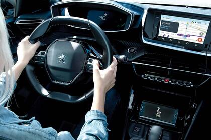 Cada vez más modelos incorporan asistentes a la conducción que ayudan a reducir el consumo de combustible