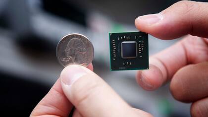 Cada vez más pequeños y al borde de los límites físicos, la industria tecnológica pone a prueba métodos alternativos para mantener el ritmo de la innovación en las futuras décadas