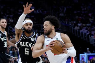 Cade Cunningham logra doble-doble en su regreso tras lesión y Pistons aplastan a Bucks 137-111