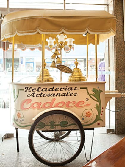 Carrito de Cadore, como los originales, en el local de Villa del Parque