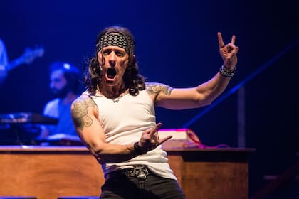 Cae como Dennis Dupree en Rock of Ages, la versión argentina del musical de Broadway