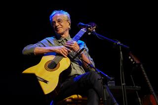 Cómo Caetano descubrió el planeta "Terra" desde una celda y antes del exilio