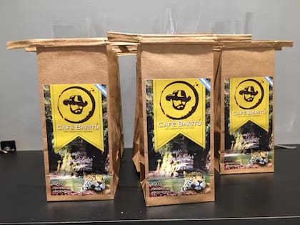 Café Baritú ya envasado. Se comercializa en el café que la familia Ortiz tiene en San Salvador de Jujuy.