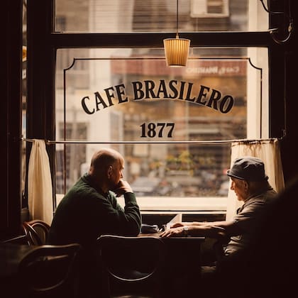 Café Brasilero es el bar más antiguo de Montevideo y el segundo comercio registrado de toda la región