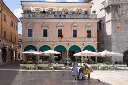 Caffè Meletti, desde 1907 un emblema de la Piazza del Popolo