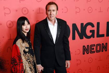 Cage lleva casado varios años con Riko Shibata, con quien contrajo matrimonio en 2021