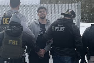 Como Pablo Escobar: el gesto viral de un latino que fue detenido por el ICE en Massachusetts