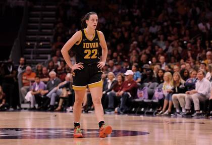 Caitlin Clarck, máxima figura del básquetbol universitario femenino