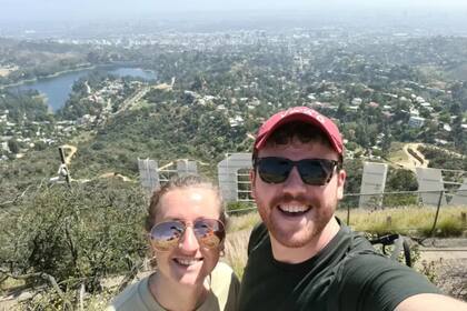 Caitlin y su esposo descartaron Los Ángeles por tráfico y costos, Las Vegas por falta de comunidad, y Flagstaff por clima frío