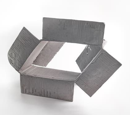 Caja nro II, de 1966, una de las esculturas que se exhiben en Vasari