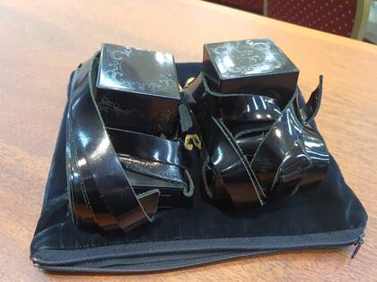 Cajas donde se guardan los tefilín para los rezos cotidianos de los varones judíos