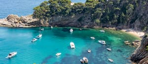 Circuito entre pueblos medievales, olivares y acantilados en una de las regiones más buscadas