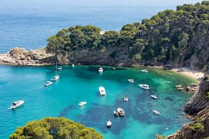 Circuito entre pueblos medievales, olivares y acantilados en una de las regiones más buscadas