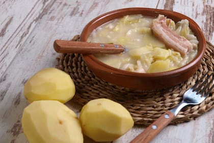 Caldo gallego.