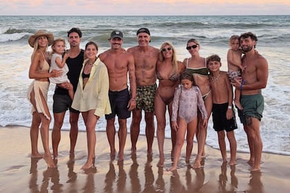 Cale viajó a Brasil con su prometido Nicolás, su hija Vita, sus padres Oscar y Nancy, sus hermanos Daiana y los mellizos Federica y Stephan y sus sobrinos. Todos se hospedaron en Grand Palladium Imbassaí Resort & Spa