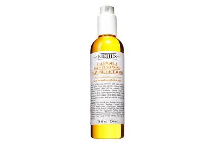 Calendula Deep Cleansing. Elimina las impurezas, suciedad y grasa. Ideal para pieles sensibles. La fórmula de gel cremosa se activa con agua y forma espuma. Libre de jabón y parabenos. $850, Kiehl´s
