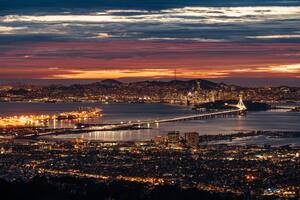 California es uno de los lugares favoritos de los migrantes de todo el mundo; esto es lo que se percibe por hora