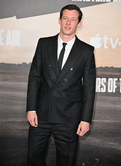 Callum Turner no solo se destaca como actor sino también como modelo (Photo by Robyn Beck / AFP)