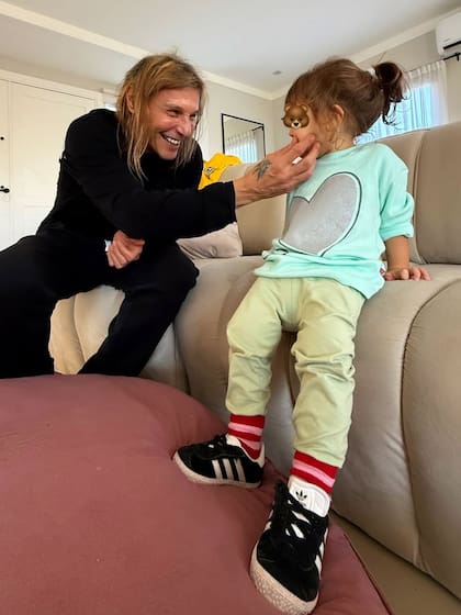 Caludio Paul Caniggia con su nieta, Venezia