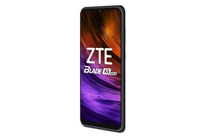 Cámara triple. El ZTE Blade A5 Plus tiene una pantalla de 6” HD, cámara frontal de 5 MP, y doble cámara principal (de 13 MP y 2 MP). Tiene 2 GB de RAM y 32 GB de almacenamiento interno, expandible hasta 512 GB. Viene con desbloqueo por Face ID y funda ($17.999).