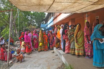 Unas 4000 personas fueron llamadas a votar en la isla