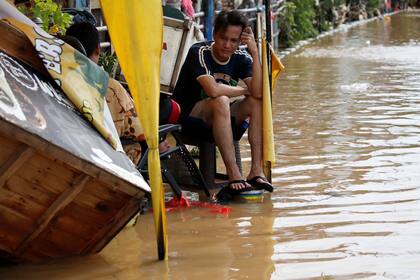 Más de 120.000 rescatistas trabajan para ayudar a los afectados por las inundaciones