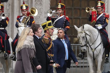 Cambio de guardia en Plaza de Mayo luego del Tedeum, durante la conmemoración del 25 de Mayo.