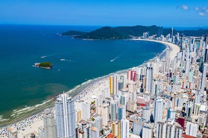 Camboriú tiene el edificio más alto de Brasil