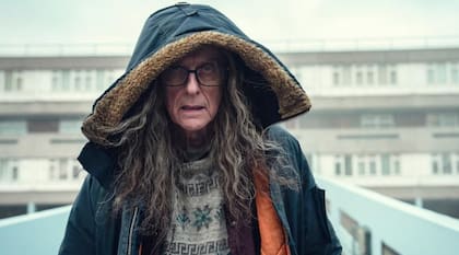 Cameron es un desarrollador de videojuegos de los 90 envuelto en un crimen sin resolver