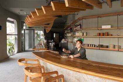 Cami Vilas en la barra de Raíx.