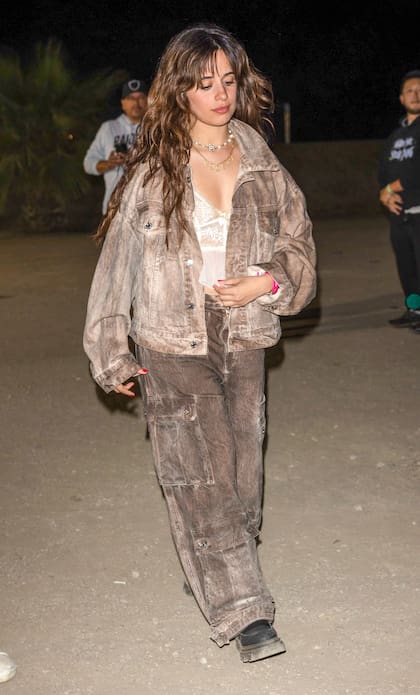 Camila Cabello en su llegada al festival