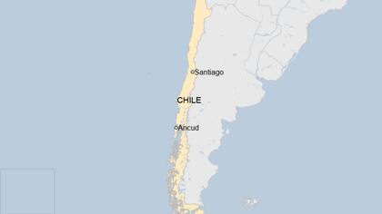 Camila camina los más de 1.300 kilómetros que separan la comuna de Ancud en Chiloé con el Palacio de la Moneda en Santiago en Chile