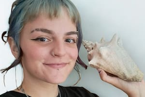 Es “la chica del acuario” y muestra su día a día con erizos, anémonas y peces raros