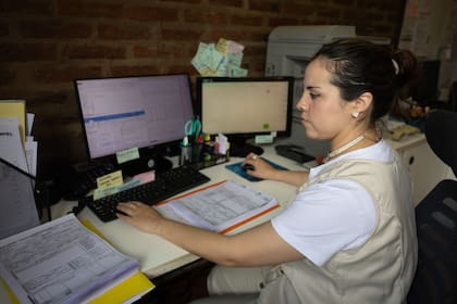 Camila es ahora asistente de despachante en una empresa que se dedica al comercio exterior