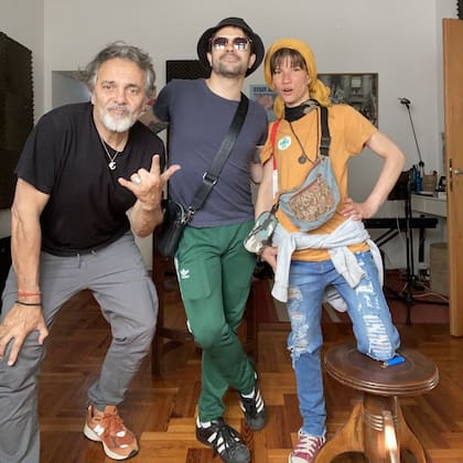 Camila, Felipe Colombo y Willy Lorenzo ensayando para el regreso de Erreway