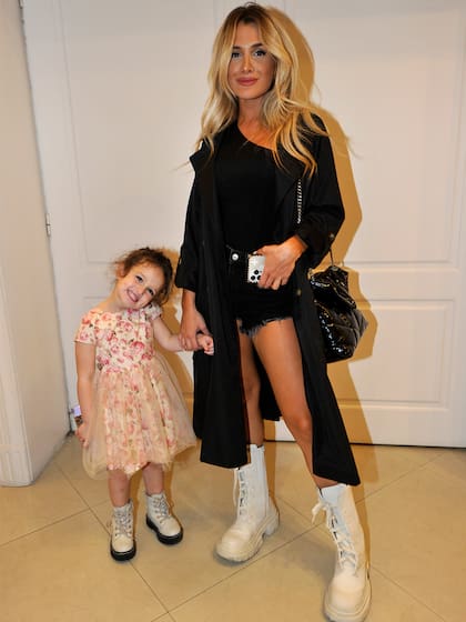 Camila Homs junto a su hija Francesca