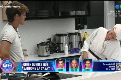 Camila muestra intenciones amorosas hacia Marcos (Captura video)