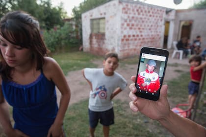 Camila y Mía, hija y nieta de Juan