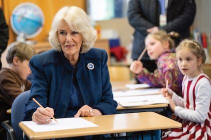 Camilla durante una visita a una escuela en Hamburgo, Alemania