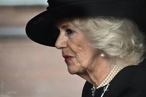 Camilla rindió homenaje a Isabel II en su primera entrevista como reina consorte