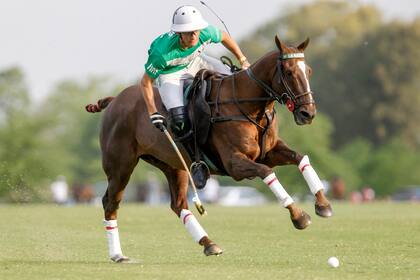 Camilo Castagnola tuvo una descomunal actuación en el estreno en Hurlingham, ante La Ensenada; el delantero de 18 años tiene 9 goles de handicap.