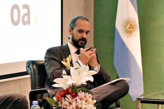 Presentó su renuncia el funcionario de la Oficina Anticorrupción que es abogado de Calvete