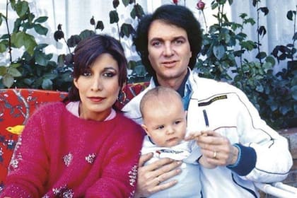 Camilo Sesto, Lourdes Ornelas, y su hijo, Camilo Junior