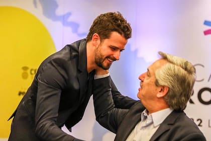 Camilo Vaca Narvaja junto al presidente Alberto Fernández