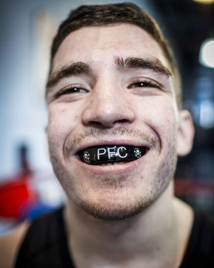 Camilo Yanes (21) Profesor de boxeo.Boxeador favorito: Antonio Margarito.