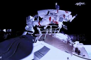 Así fue la primera caminata espacial de los astronautas chinos afuera de la estación Tiangong