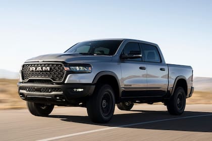 Las distintas versiones de la Ram 1500 modelo 2025 fueron elegidas como la mejor camioneta del año luego de un exhaustivo proceso de pruebas y comparaciones con otros 18 vehículos (Ram)