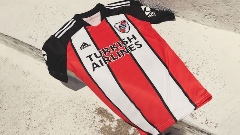 River. Nueva camiseta un modelo tricolor y campeon de hace 100 anos LA NACION